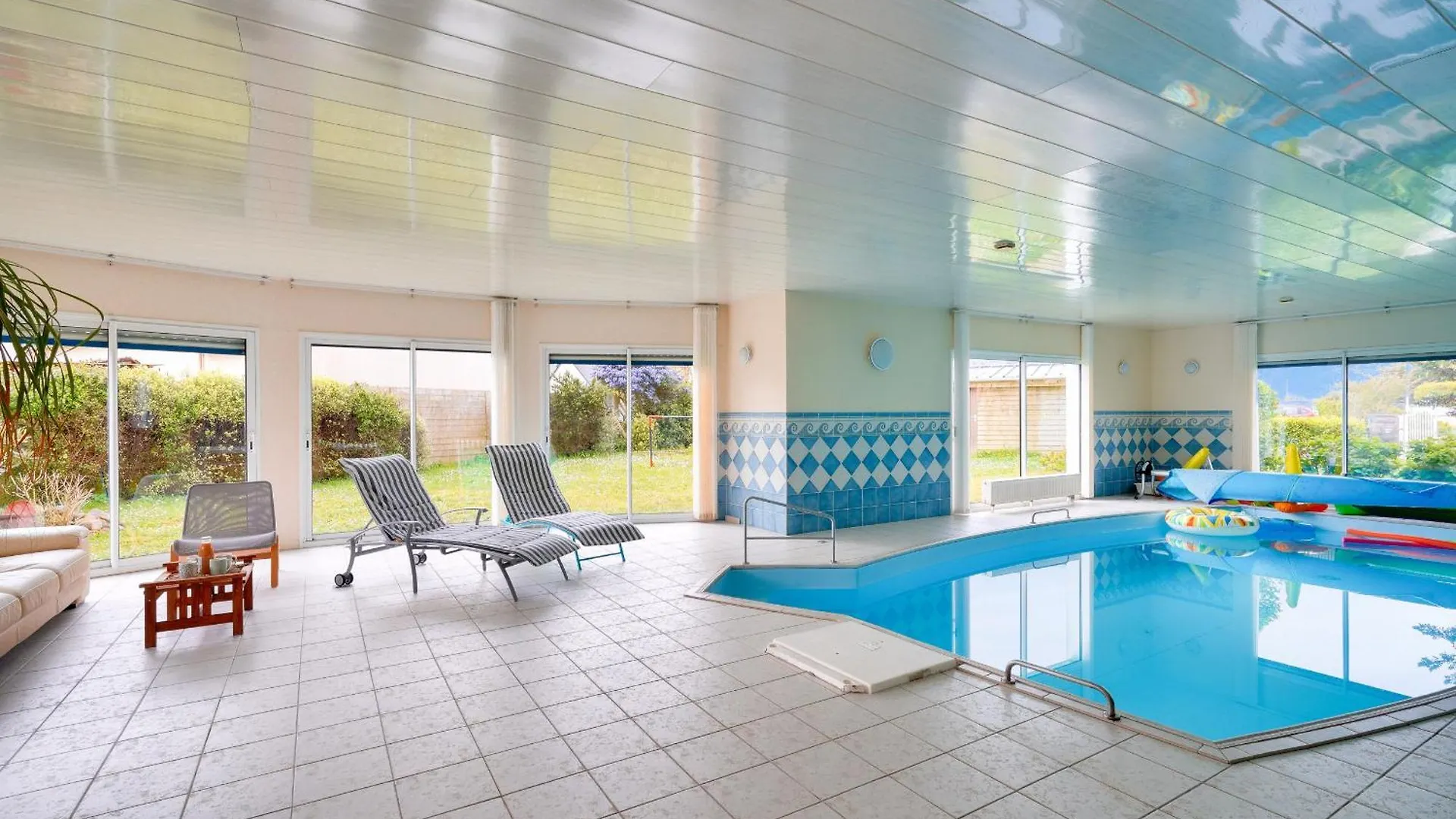 Tatil Evi Piscine Couverte - Sauna - Maison Pour 9 A Loctudy